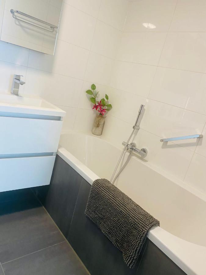 Home Inn Zandvoort The First Floor, 4 Persons, 2 Bedrooms, Free Parking Bagian luar foto